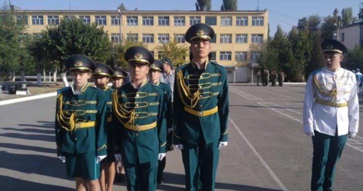 Жас жауынгерлер