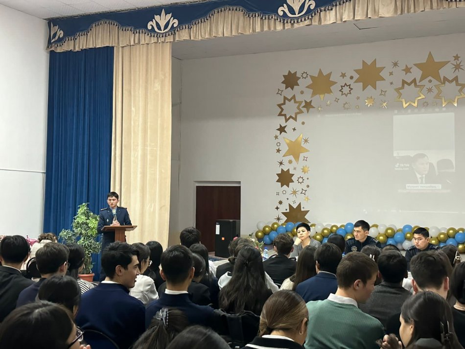 Кәсіби бағдар беру мақсатында әр түрлі сала өкілдерімен кездесу