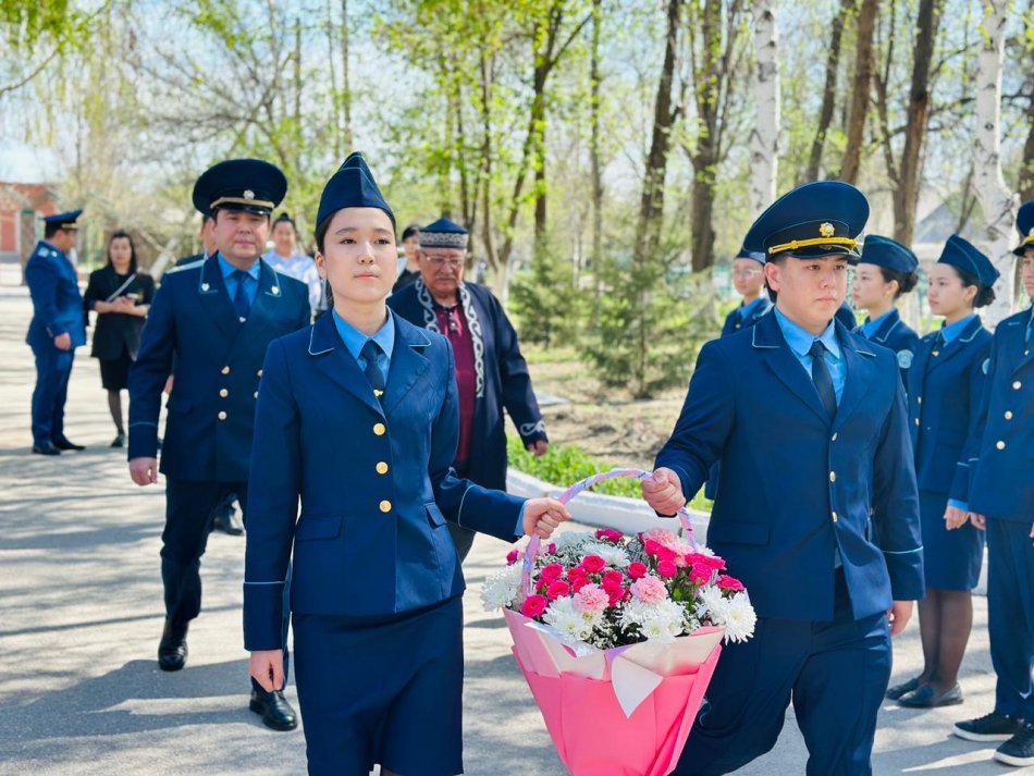 "Жас прокурорлар кеңістігі"